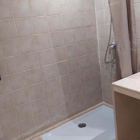 Jardines, Piscina Y Mar * אסטפונה