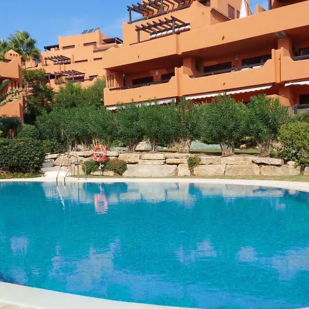 Jardines, Piscina Y Mar * אסטפונה