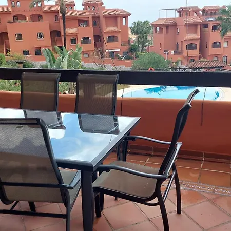 Jardines, Piscina Y Mar *